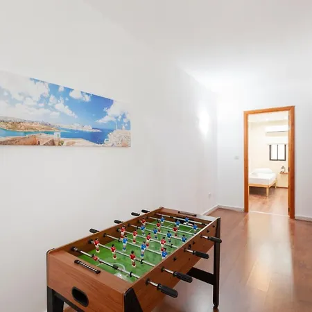 Lägenhet Spacious Apt With Table Soccer Just Off Promenade By 360 Estates Sliema