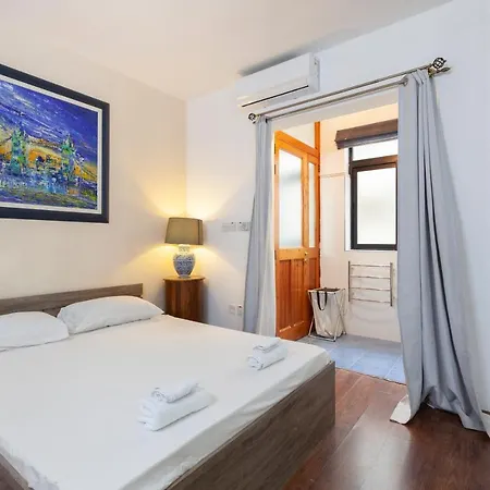 Spacious Apt With Table Soccer Just Off Promenade By 360 Estates Lägenhet *