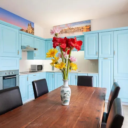 דירה Spacious Apt With Table Soccer Just Off Promenade By 360 Estates